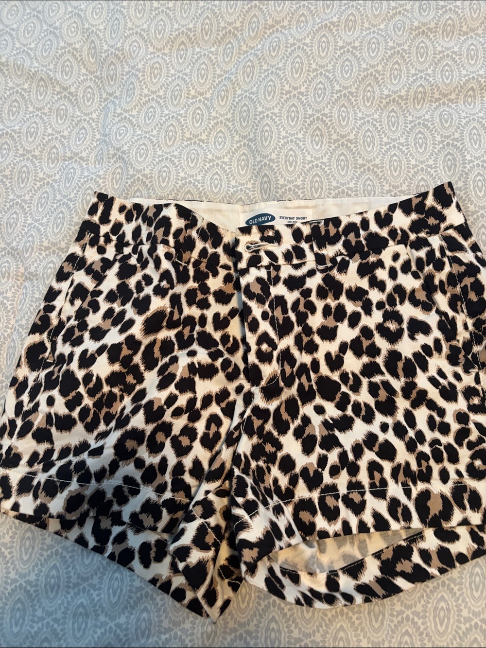 Old Navy Women’s Leopard Print High-Waist Shorts — Black & Cream